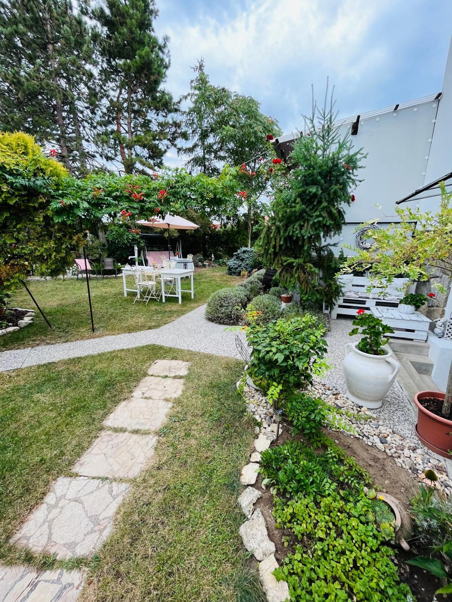 Relaxacni Studio Vera S Ubytovanim Valtice Exterior foto
